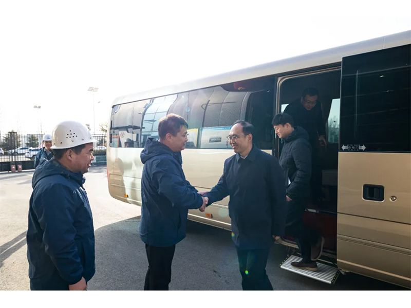 新鄉(xiāng)市委常委、衛(wèi)輝市委書記崔紅建一行蒞臨卓一牧業(yè)調(diào)研指導(dǎo)！