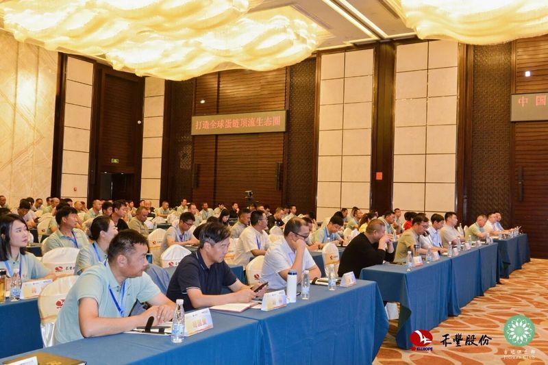 卓一牧業(yè)受邀出席中國蛋雞高質(zhì)量發(fā)展（云南）論壇，分享創(chuàng)新養(yǎng)殖新思路